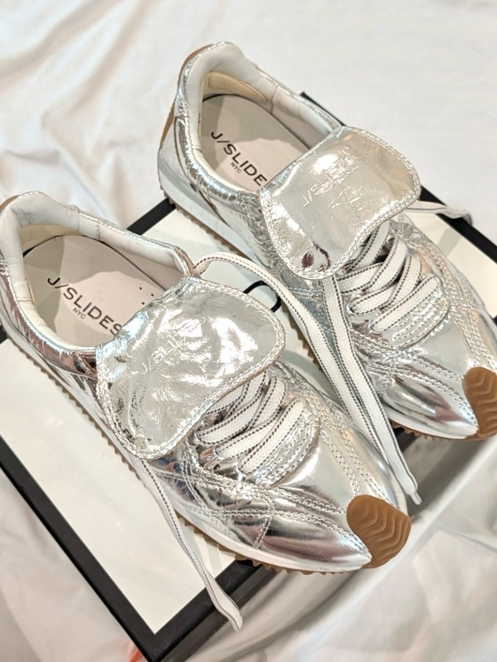 J Slides LOTTIE Leather Metallic Silver Jogger Sneaker 8.5 NWT✅